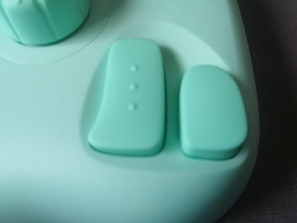 TourBoxLiteのトールボタンとショートボタン。私はマウスの左クリック、右クリックとして設定。