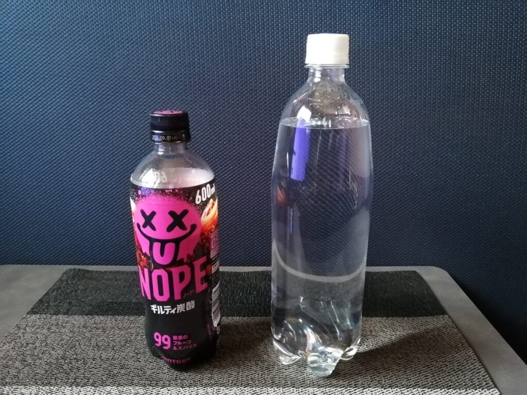サントリーNOPEとアイリスオーヤマのラベルレス炭酸水。5対5の割り方の提案。